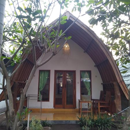 Solla_Homestay ギリ・アイル エクステリア 写真