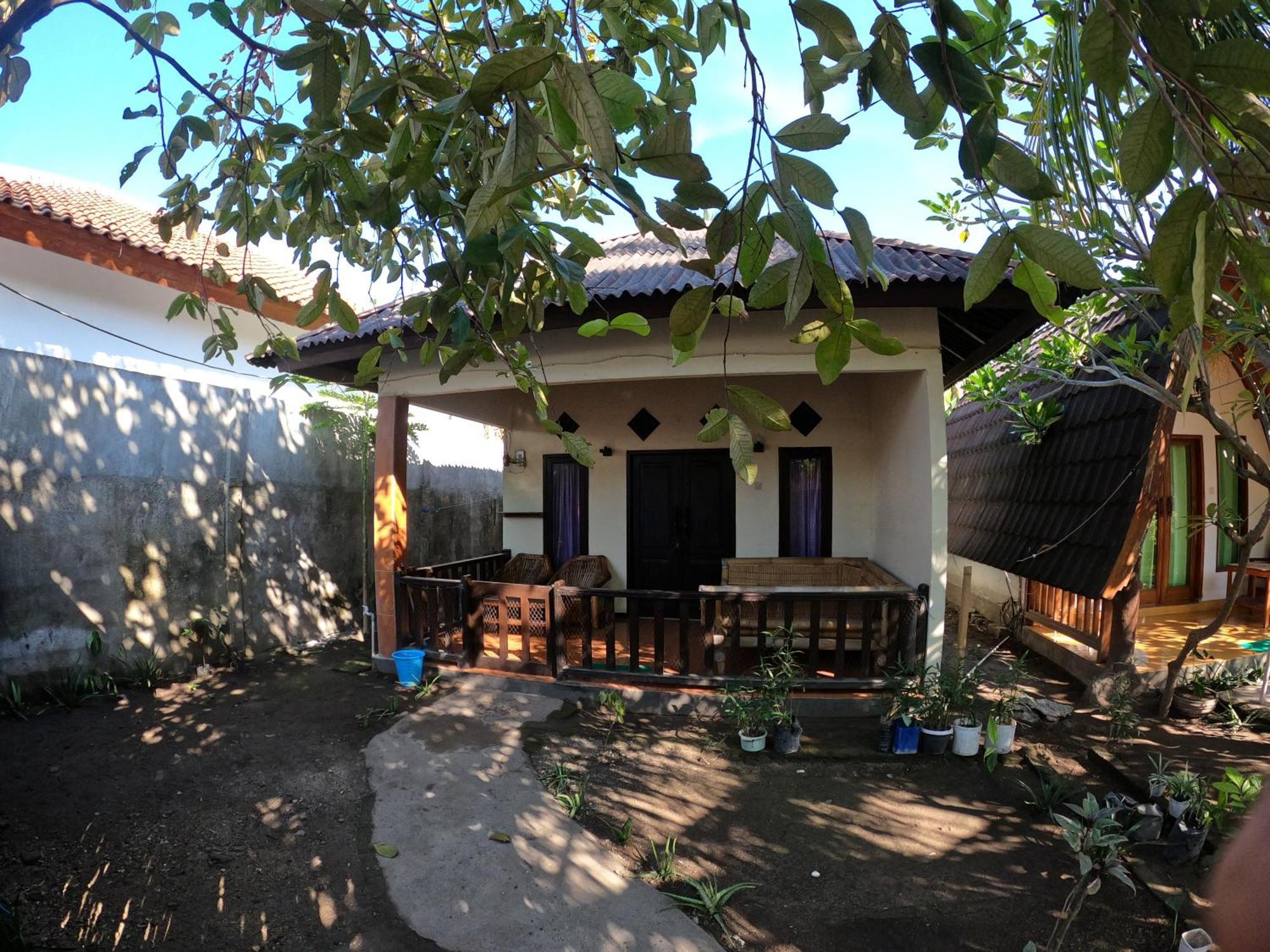 Solla_Homestay ギリ・アイル エクステリア 写真