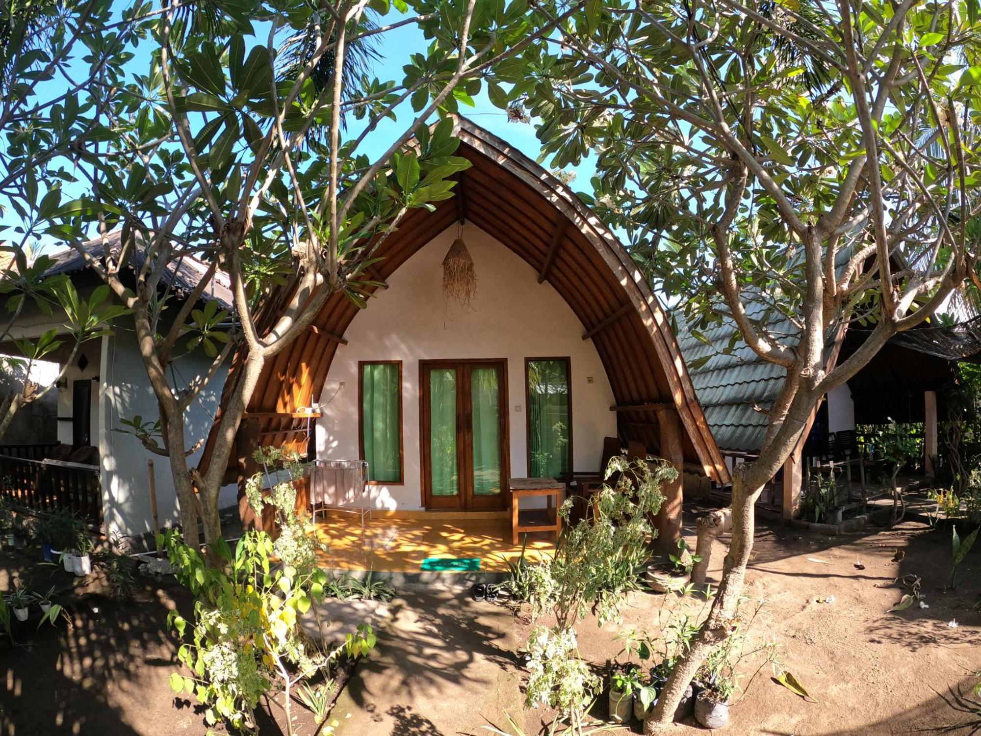 Solla_Homestay ギリ・アイル エクステリア 写真